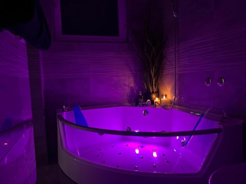 Luxrooms - Hotel Type With Private Jacuzzi Bjelovar Exterior foto