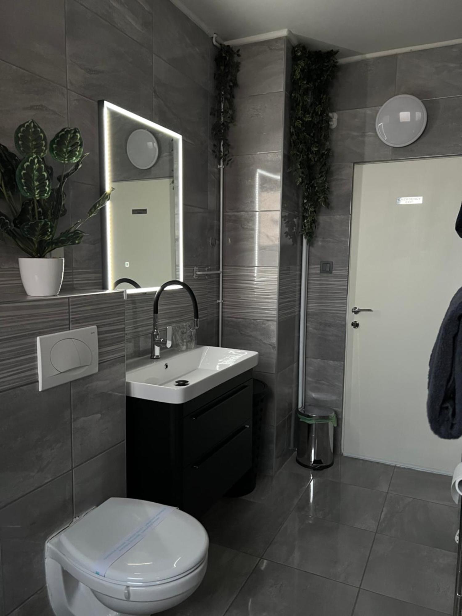 Luxrooms - Hotel Type With Private Jacuzzi Bjelovar Exterior foto